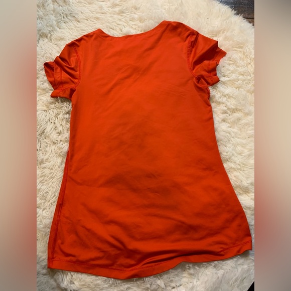 Nike shirt - Picture 2 of 3